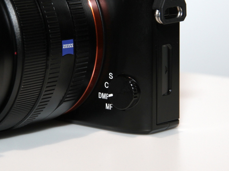 <b>フォーカスモードダイヤル</b>