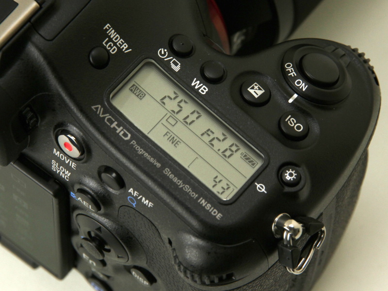 <b>右手側の情報表示パネル</b>