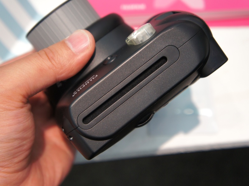 <b>上面はフィルム出口だけになり、すっきりした</b>