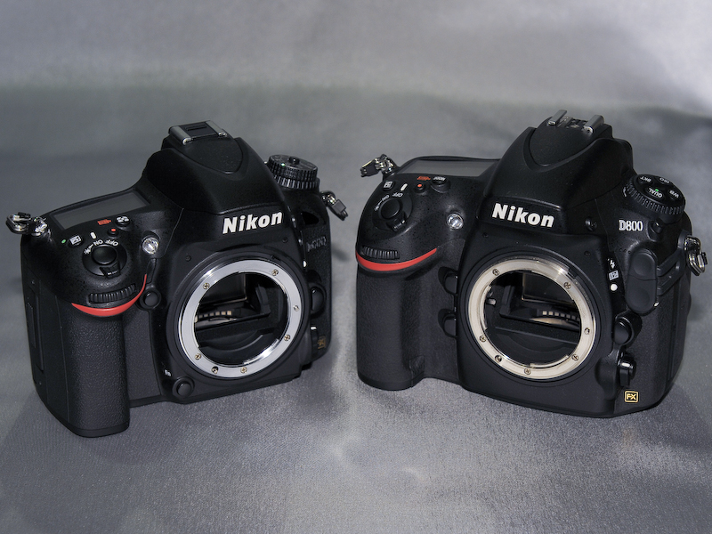 <b>D800（右）との比較</b>
