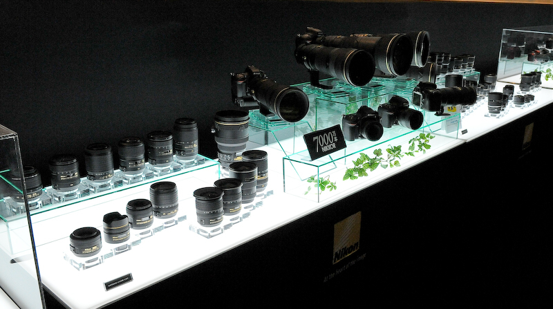 <b>D600にさまざまなレンズを装着した展示を行なっていた</b>