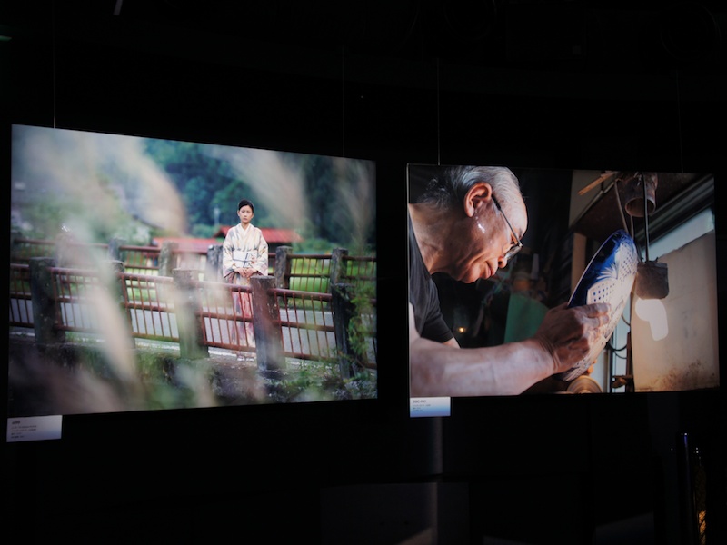 <b>右が会場で唯一展示されていたDSC-RX1による作品。撮影は小澤忠恭氏</b>