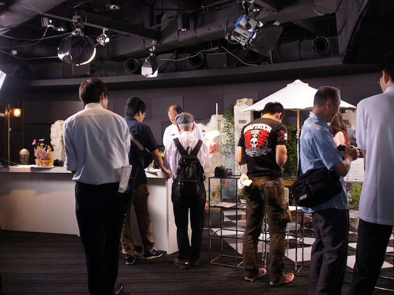 <b>シューティングコーナーは常に人だかりができていた</b>