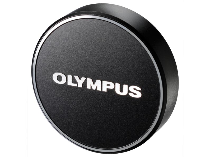 <b>通常バージョンで別売だったレンズフードLH-48と、かぶせ式レンズキャップLC-48のブラックバージョンが同梱される</b>