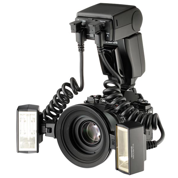 <b>ツインフラッシュセットSTF-22との組み合わせ例</b>