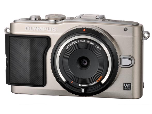 <b>OLYMPUS PEN Lite E-PL5に装着した状態</b>