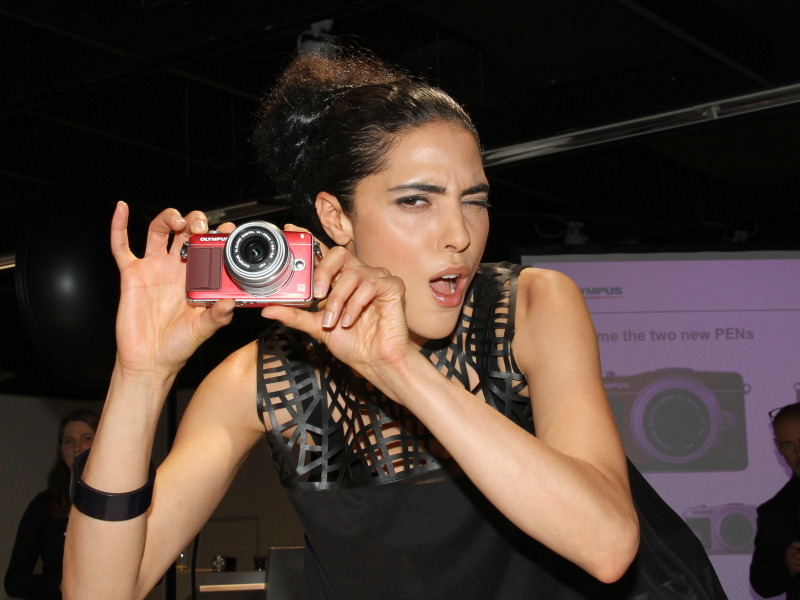 <b>OLYMPUS PEN mini E-PM2も披露した</b>