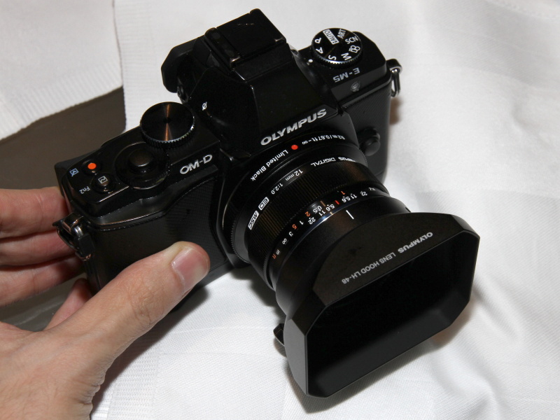 <b>被写界深度目盛りの表示が際立つ</b>