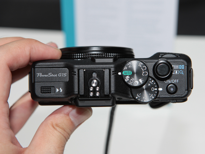<b>PowerShot G12より薄くなっているのがわかる</b>