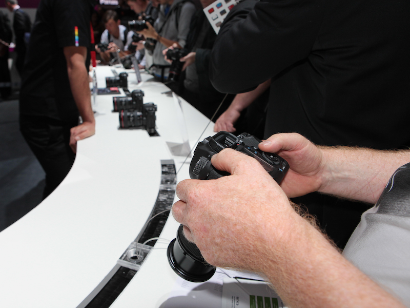 <b>EOS 6Dのハンズオンコーナーは大盛況</b>