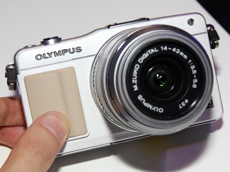<b>OLYMPUS PEN mini E-PM2</b>