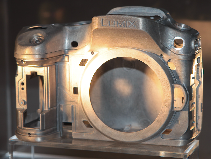 <b>マグネシウムボディを採用した</b>