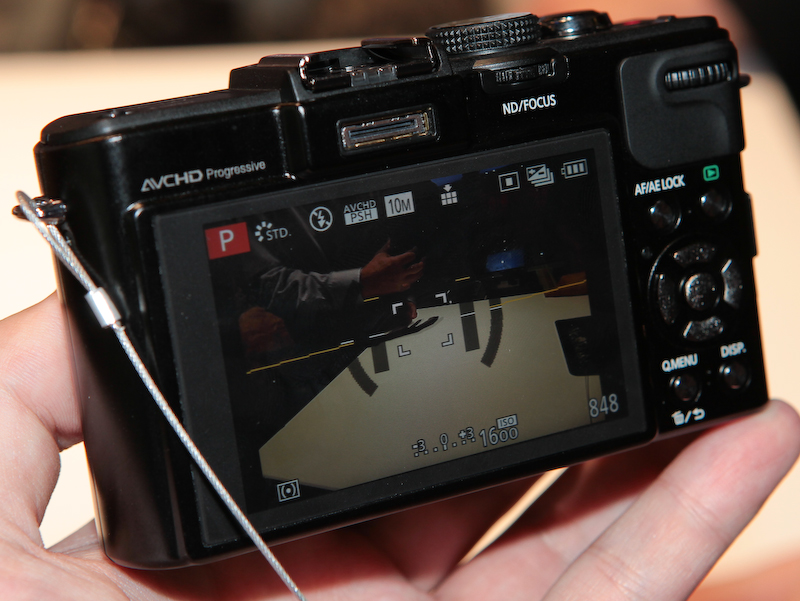 <b>国内では8月23日に発売したコンパクトデジタルカメラ「LUMIX DMC-LX7」も自由に試せる</b>