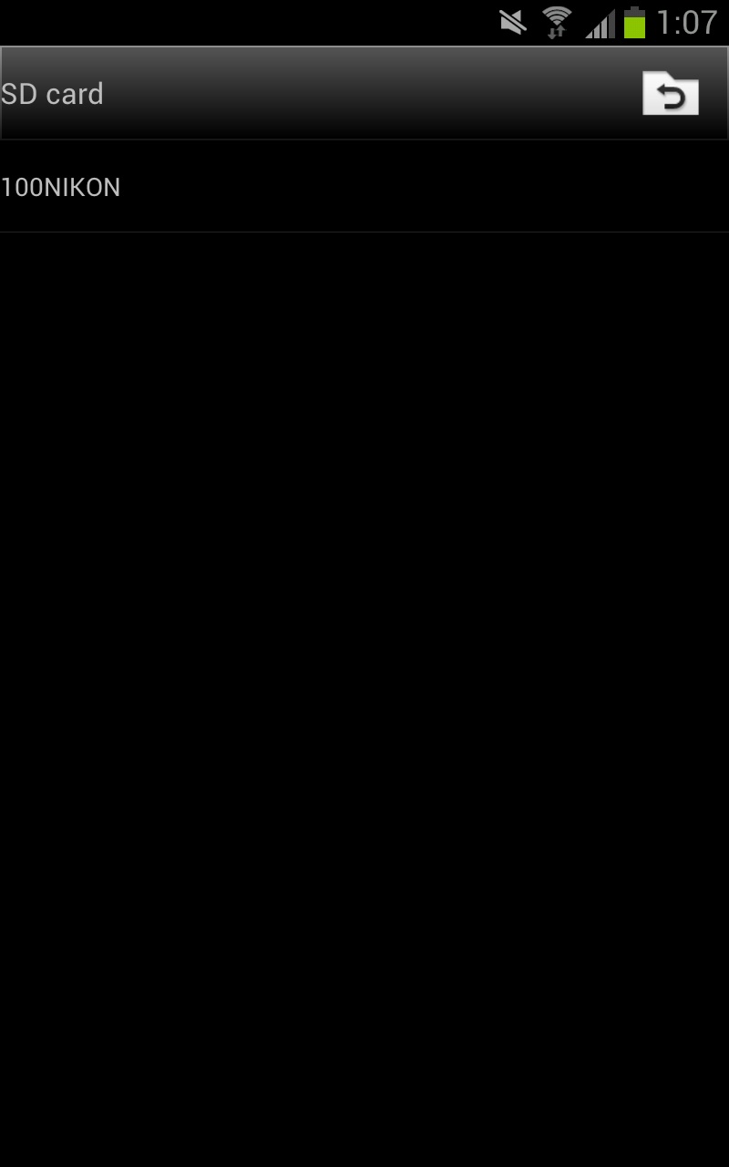 <b>内蔵ストレージとSDメモリーカードを切り替えられる</b>