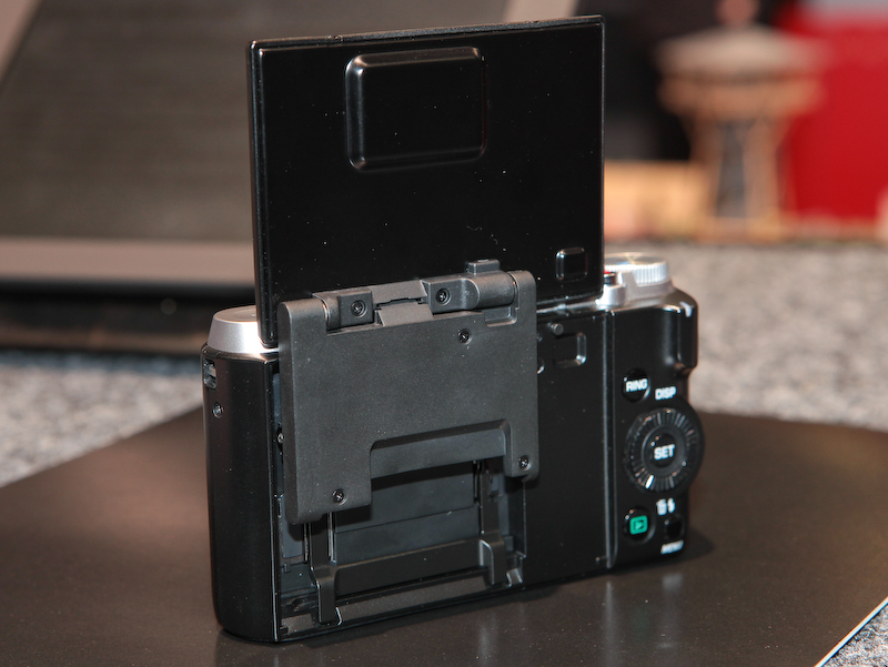 <b>スタンドを閉じたところ</b>