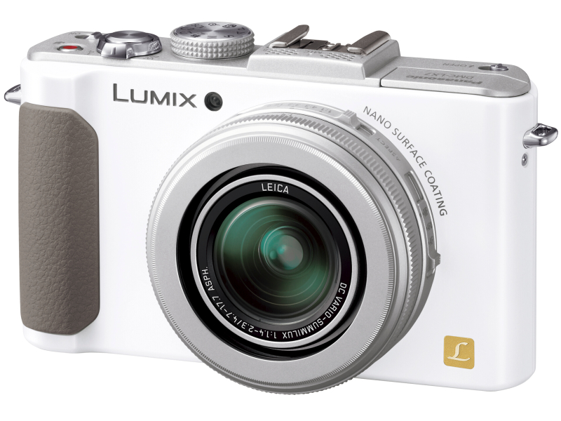 <b>日本でも8月23日に発売されたLUMIX DMC-LX7。F1.4-2.3の明るいズームレンズを1/1.7型MOSセンサーと組み合わせたレンズ一体型機</b>