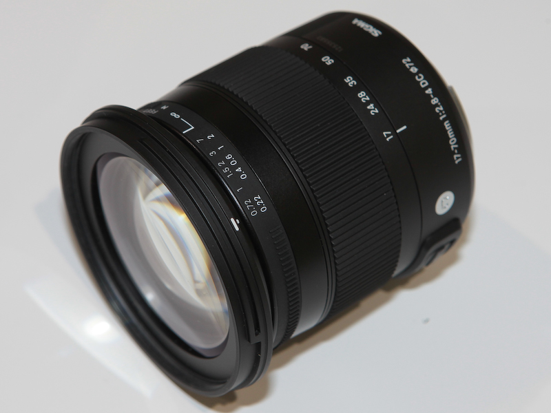 <b>「Contemporaryライン」の17-70mm F2.8-4 DC Macro OS HSM</b>