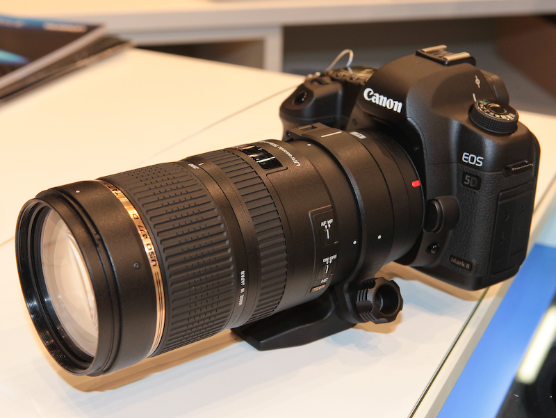 <b>SP 70-200mm F2.8 Di VC USDをEOS 5D Mark IIに装着したところ</b>
