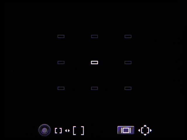 <b>AFフレームの大きさは左から大、通常、ピンポイント。ピントを正確に合わせるなら「ピンポイント」、素早く合わせたいなら「大」を選択するとよいだろう。</b>