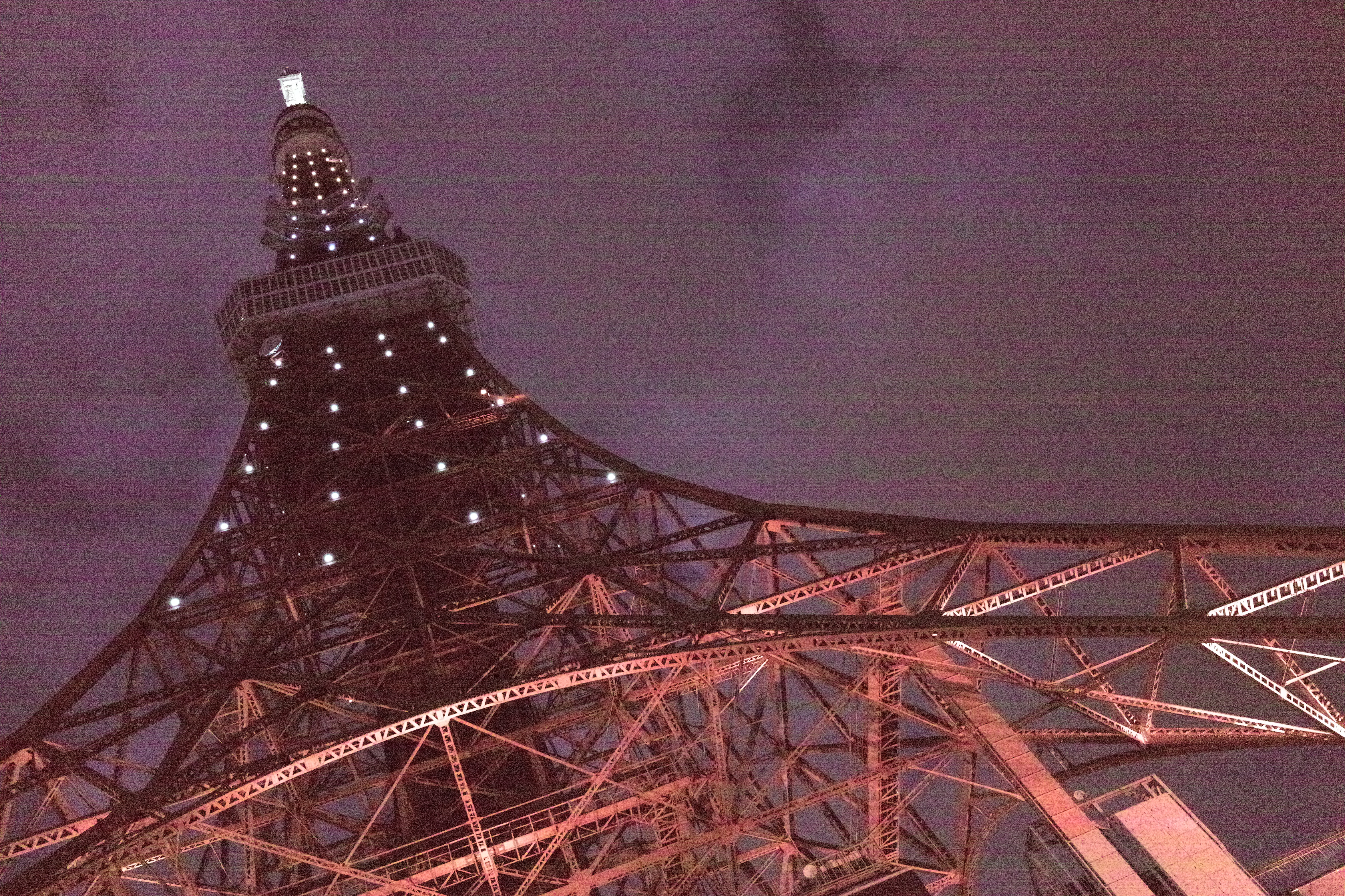 <b>JPEGで撮影 / DP1 Merrill / 8.3MB / 4,704×3,136 / 1/8秒 / F8 / 0.0EV / ISO6400 / WB:オート</b>