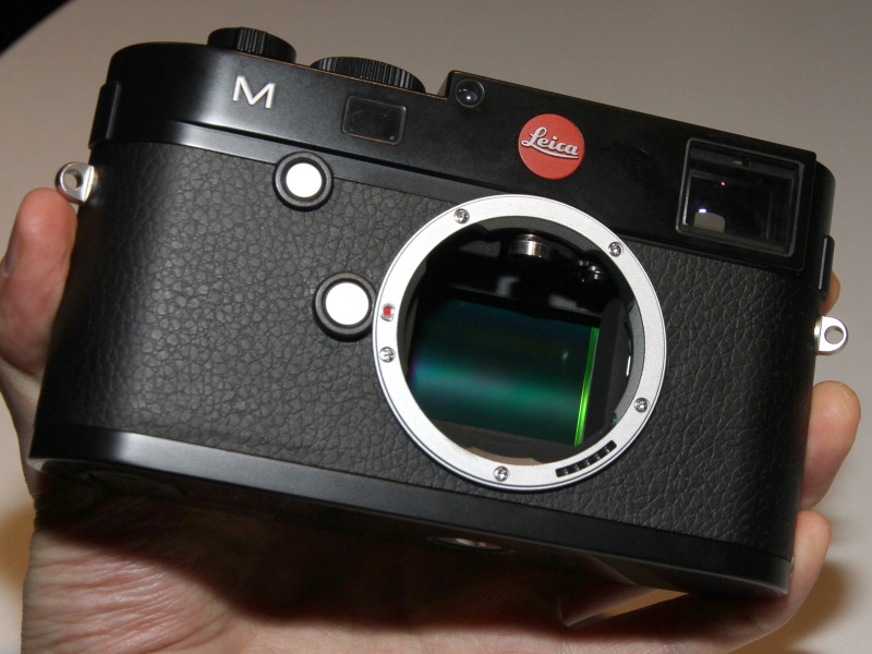<b>ライカMでは新たに35mmフルサイズ相当のCMOSセンサーを搭載</b>