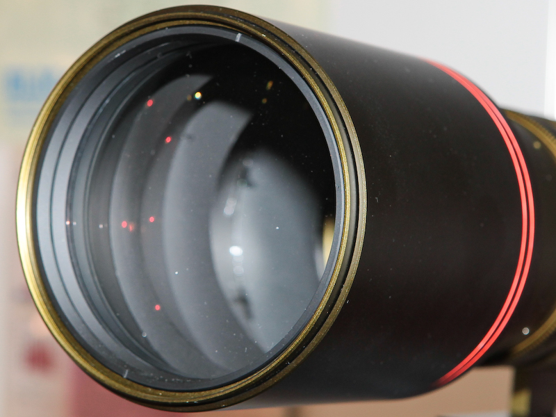 <b>112mm径のフィルターを装着できる</b>