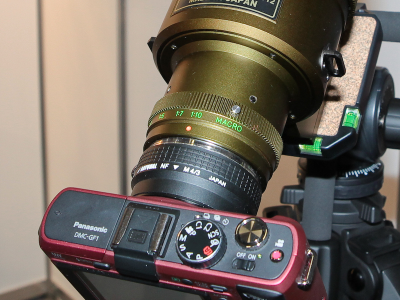 <b>マクロ時にピントを合わせるリングを装備する</b>