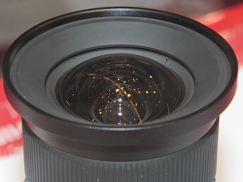 <b>レンズ前面</b>