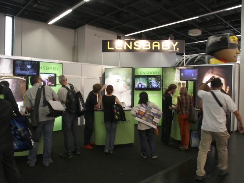 <b>LENSBABYのブース</b>