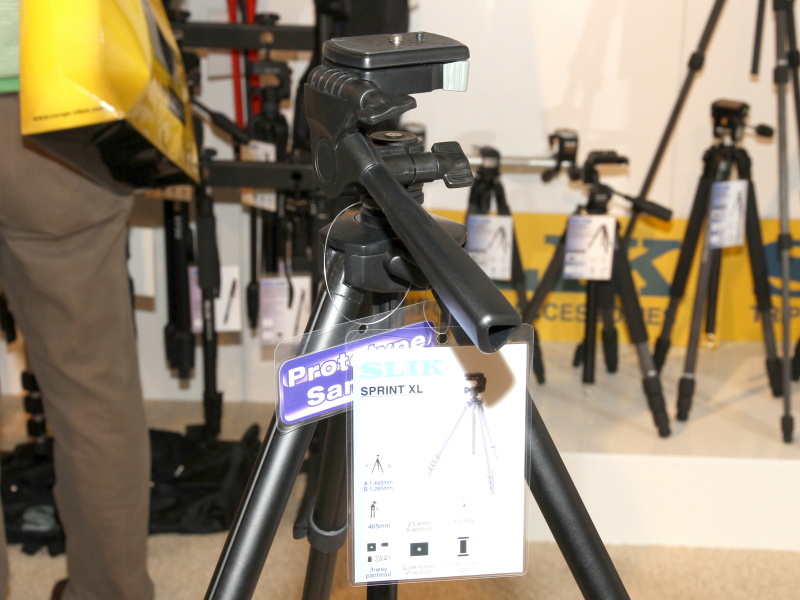 <b>5段の「スプリントXL」。動画・静止画兼用としている。三角形のパイプを採用</b>