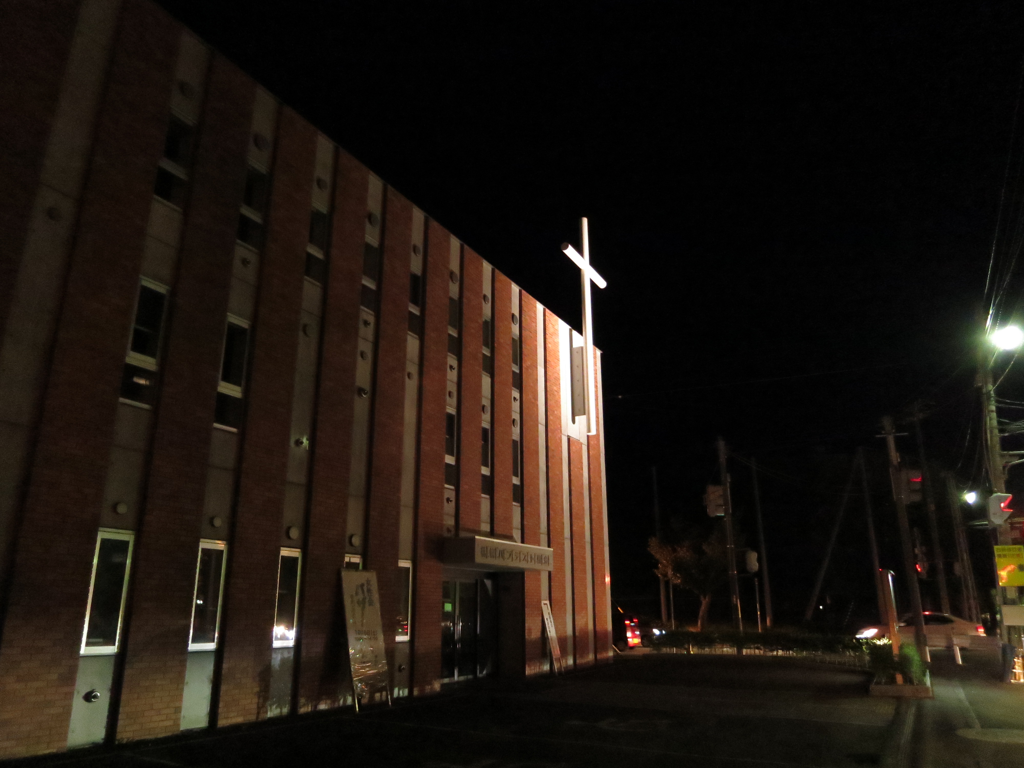 <b>PowerShot S110 / 約2.3MB / 4,000×3,000 / 1/50秒 / F2 / 0.0EV / ISO3200 / WB:太陽光 / 5.2mm（24mm相当）</b>