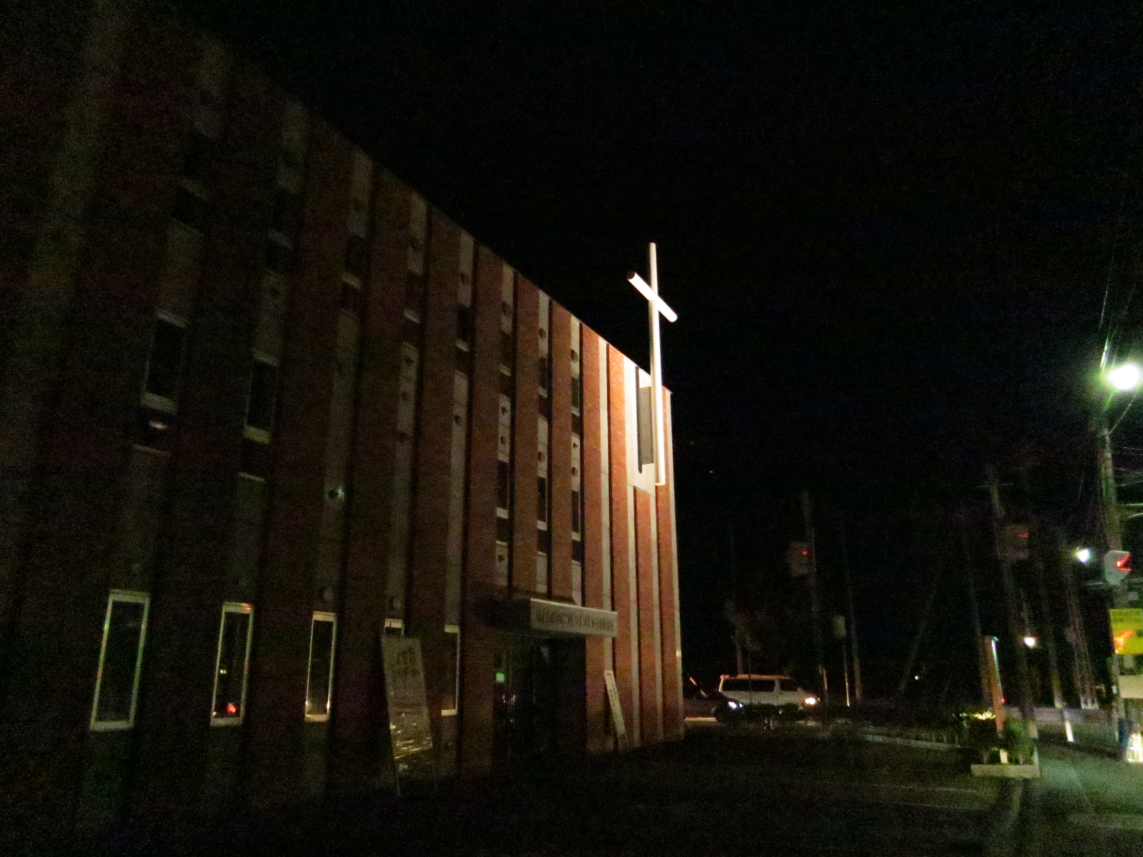 <b>PowerShot S110 / 約3.3MB / 4,000×3,000 / 1/200秒 / F2 / 0.0EV / ISO12800 / WB:太陽光 / 5.2mm（24mm相当）</b>