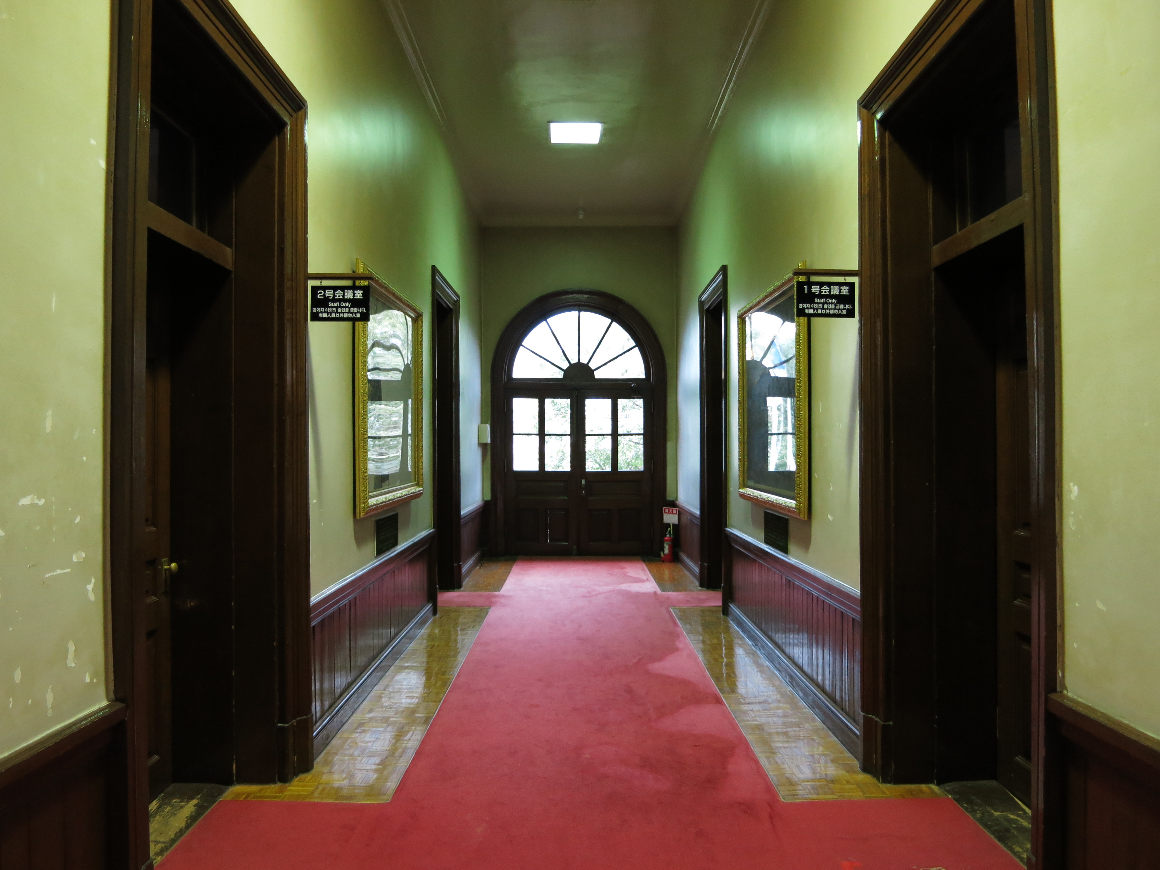 <b>高感度がそこそこ使えるので感度オートも使いやすい。PowerShot S110 / 約2.3MB / 4,000×3,000 / 1/30秒 / F2 / -0.3EV / ISO400 / WB:オート / 5.2mm（24mm相当）</b>