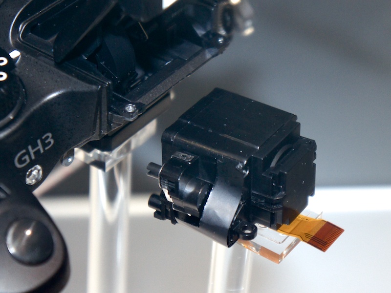 <b>LVF（Live View Finder）には有機ELを採用</b>