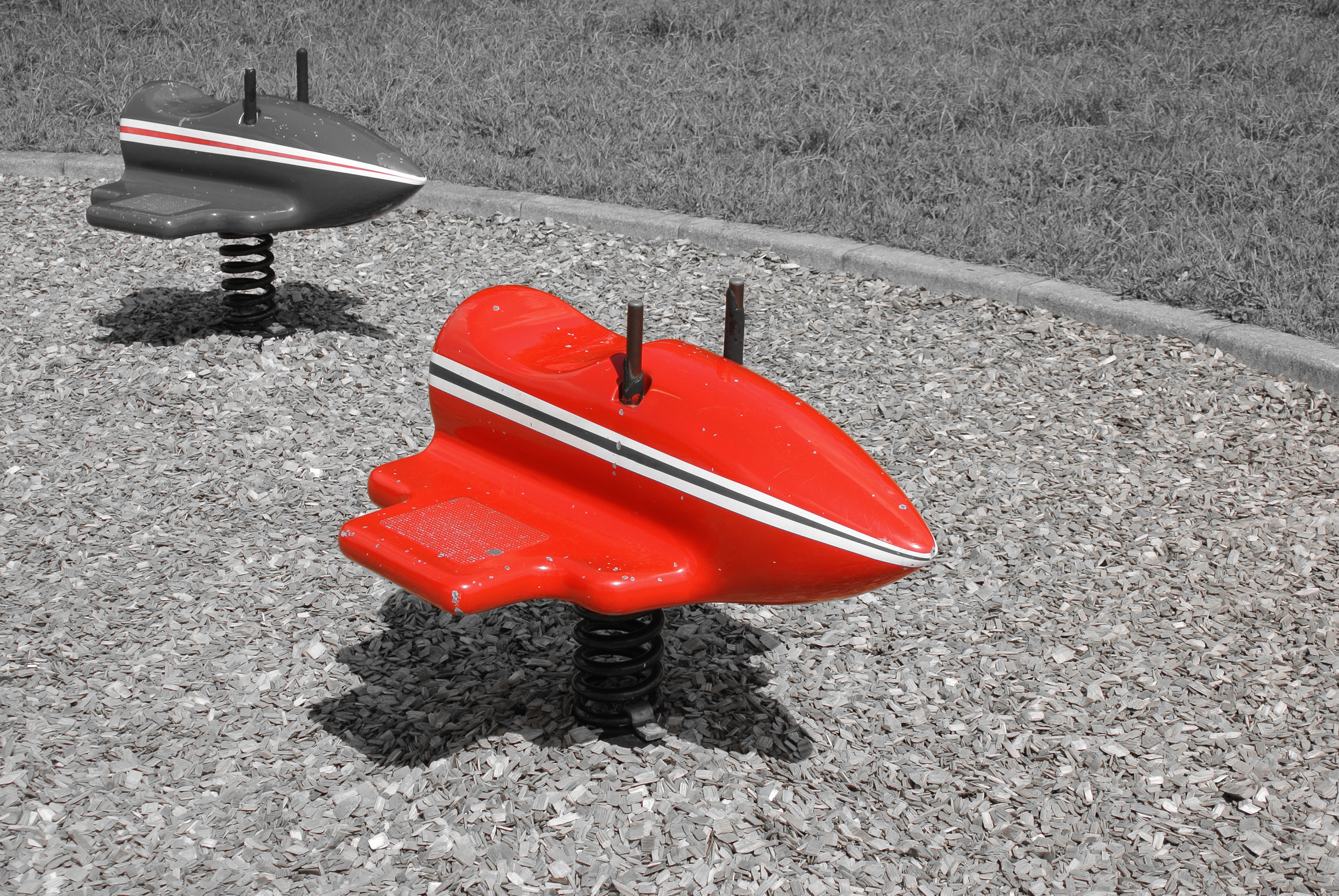 <b>Nikon 1 J2 / 1 NIKKOR VR 10-30mm F3.5-5.6 / 約6.3MB / 3,872×2,592 / 1/800秒 / F5 / 0EV / ISO100 / 20.3mm / セレクトカラー：レッド</b>