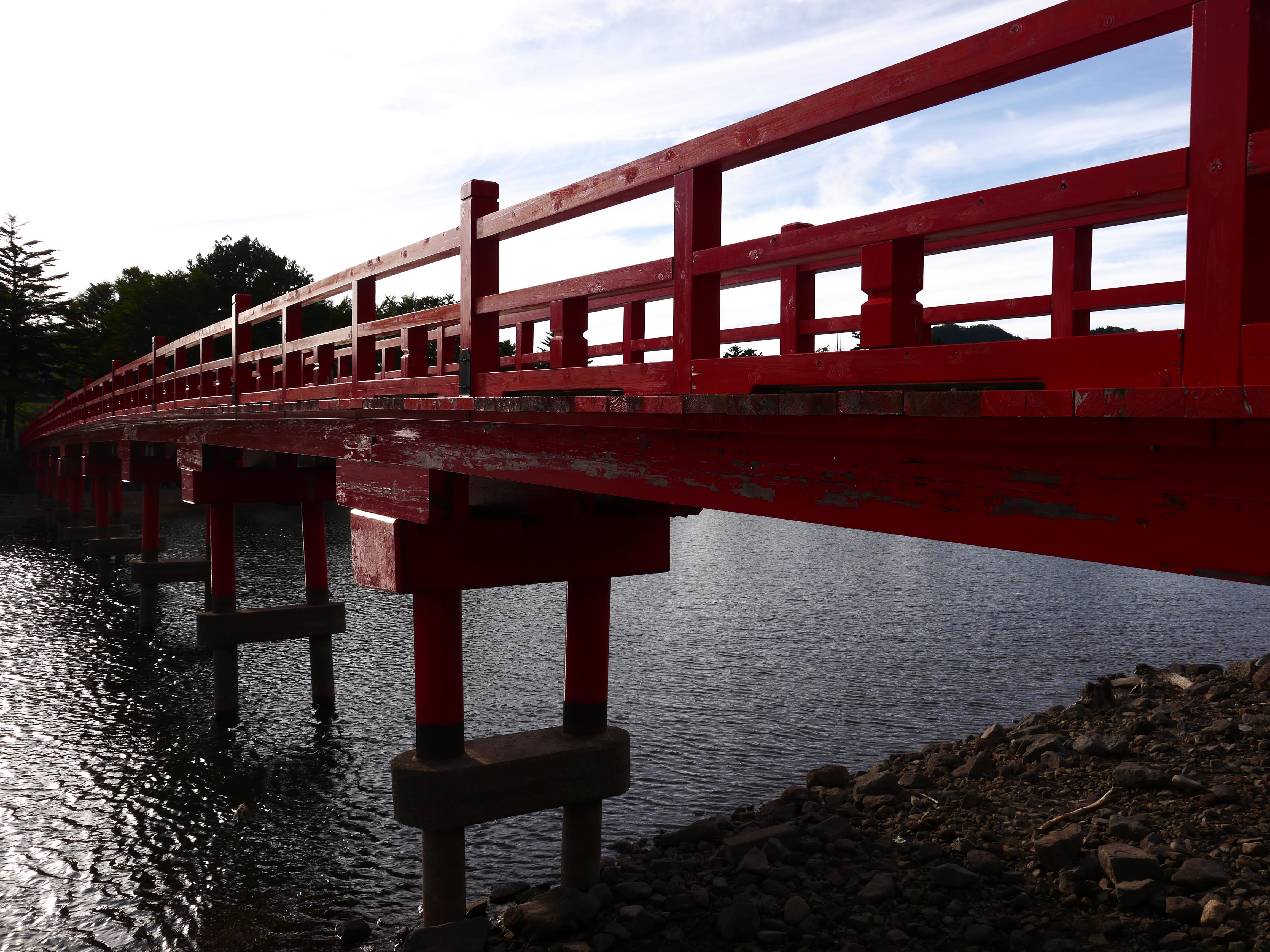 <b>クリエイティブコントロール：ローキー</b>