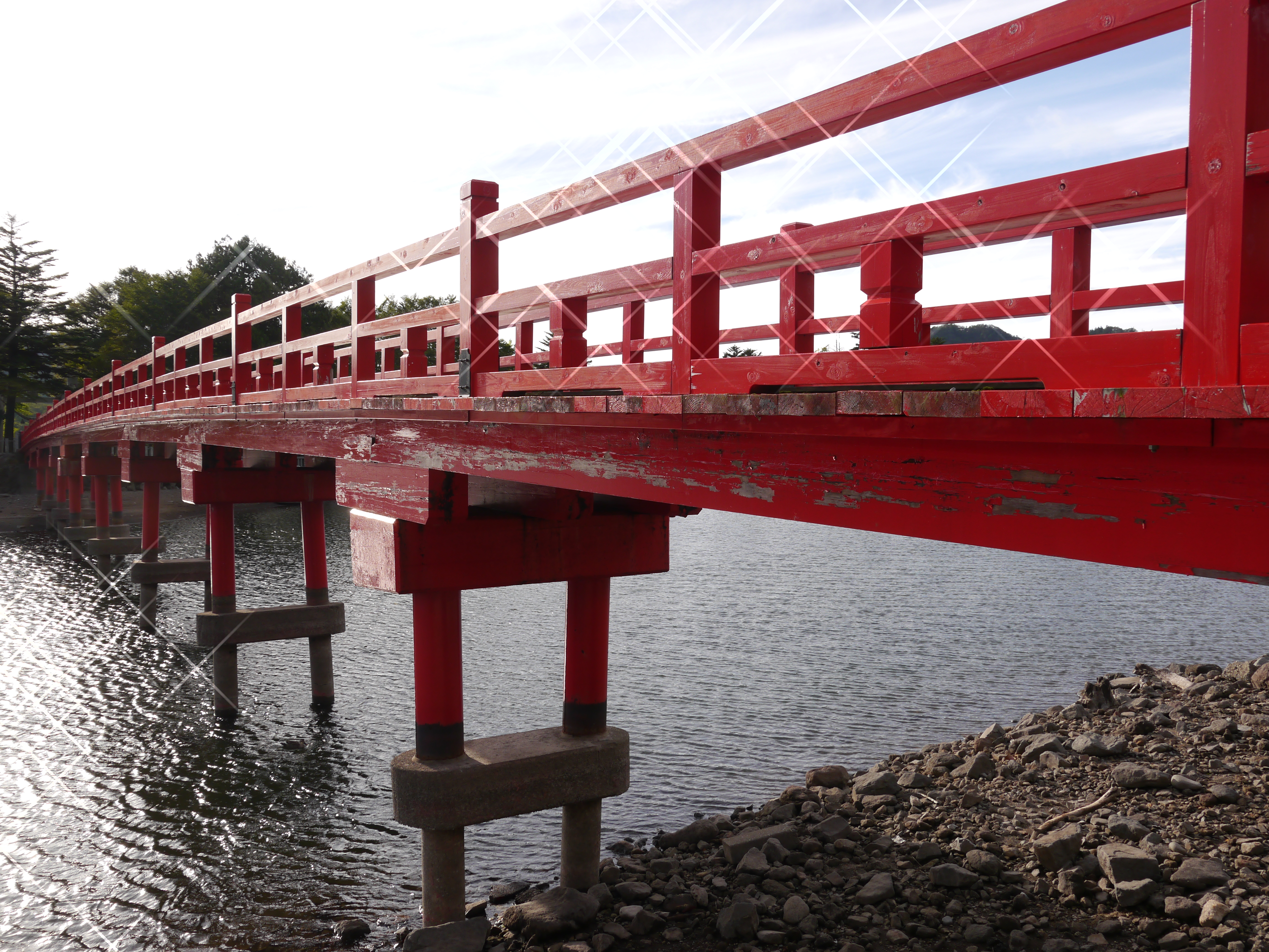 <b>クリエイティブコントロール：クロスフィルター</b>