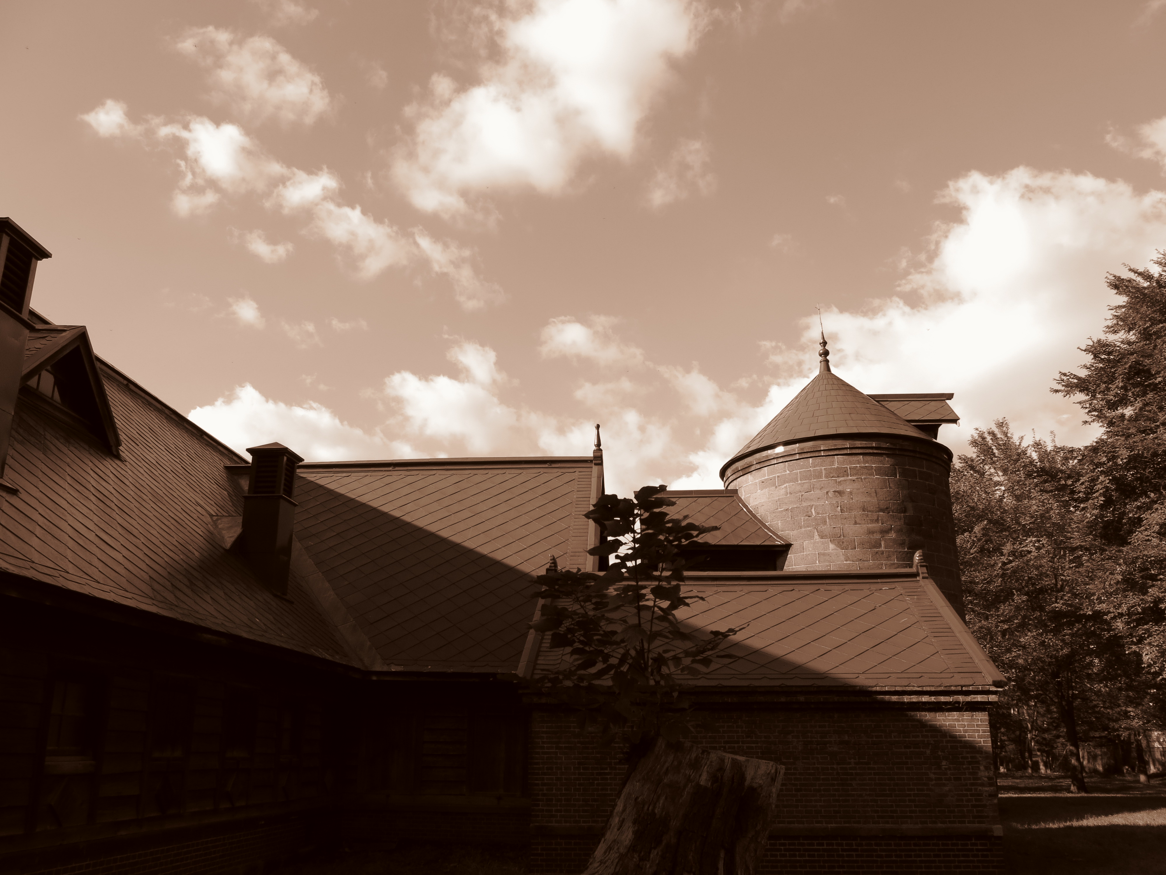 <b>モノクロ（セピア）</b>