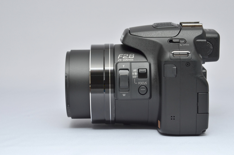 <b>ズーム広角端（25mm相当）時</b>