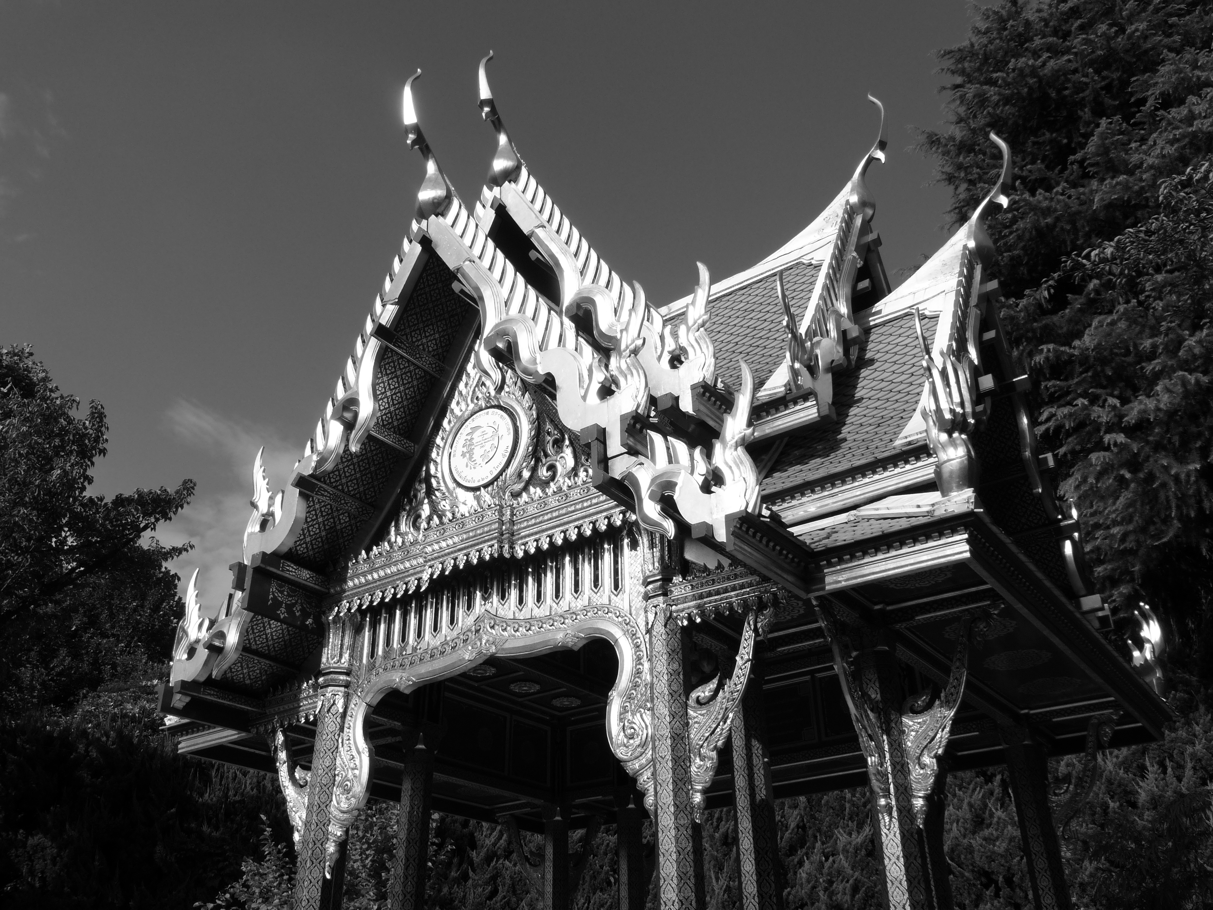 <b>モノクローム</b>