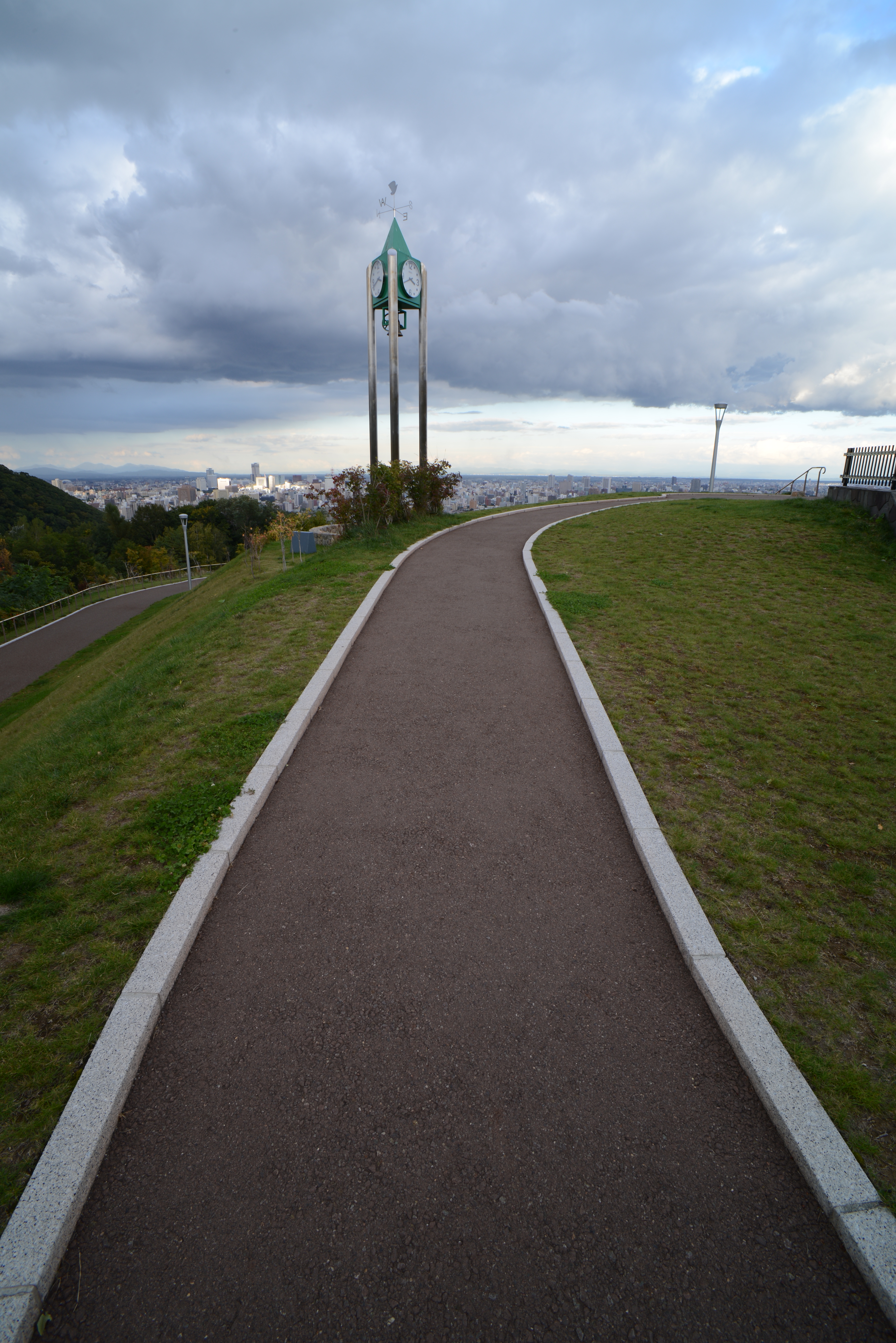 <b>四隅までピントが欲しかったのでF16まで絞ったけれど、ほんとはちょっと絞りすぎなのだ。D600 / トキナーAT-X 17mm F3.5プロ / 6,016×4,016 / 1/10秒 / F16 / 0.3EV / ISO100 / WB:晴天 / 17mm</b>