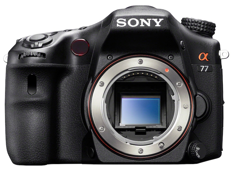 <b>α77。2011年10月14日発売。実勢価格は9万4,500円前後</b>