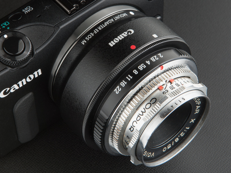 <b>レイクオールのDKL-EOSは3万4,650円。絞りリング付きなので、いくぶん値が張るアダプターだ</b>