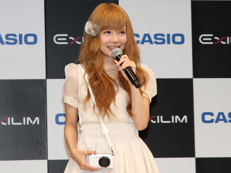 <b>益若つばささん</b>