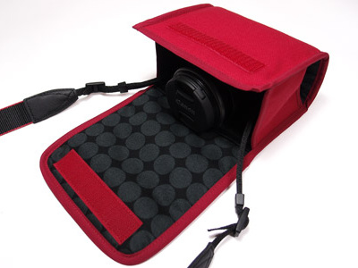 <b>レッド・ダークグレー</b>