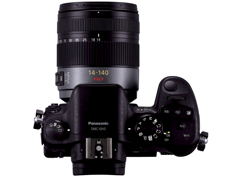 <b>LUMIX G VARIO HD 14-140mm F4-5.8 ASPH. MEGA O.I.Sを装着したところ</b>