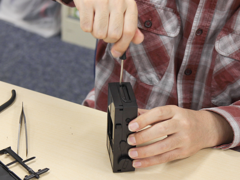 <b>全てのネジは付属のドライバーで廻せる</b>