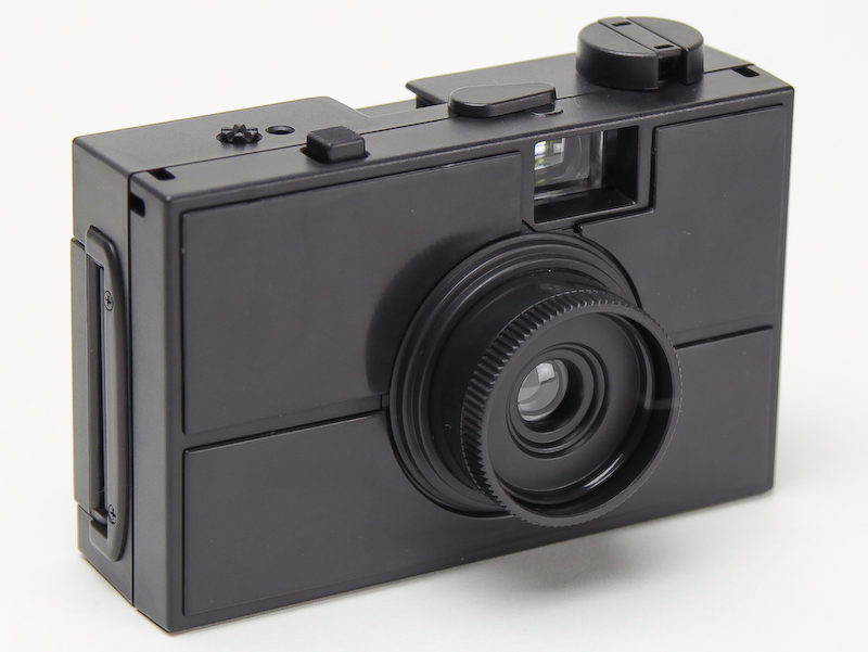 <b>45mmレンズを装着したところ</b>