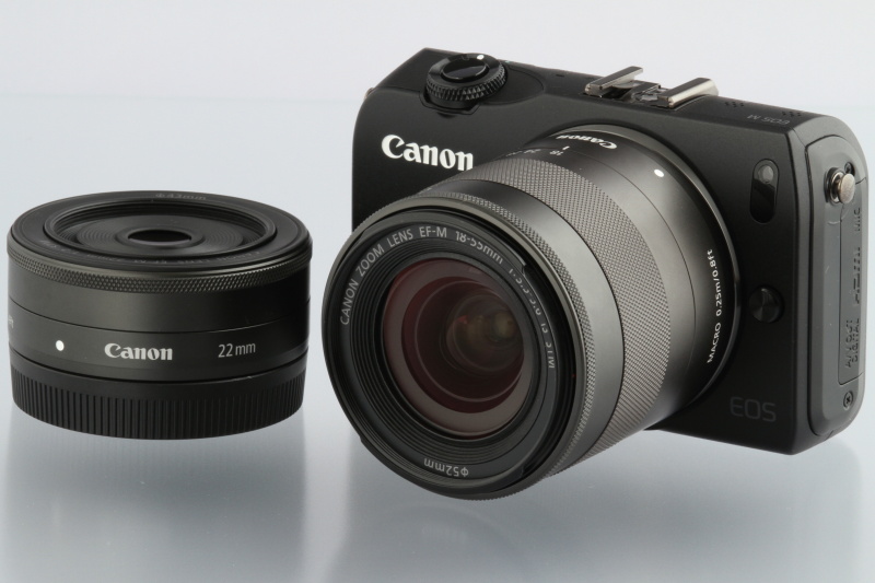 <b>同時発売のレンズは2本</b>