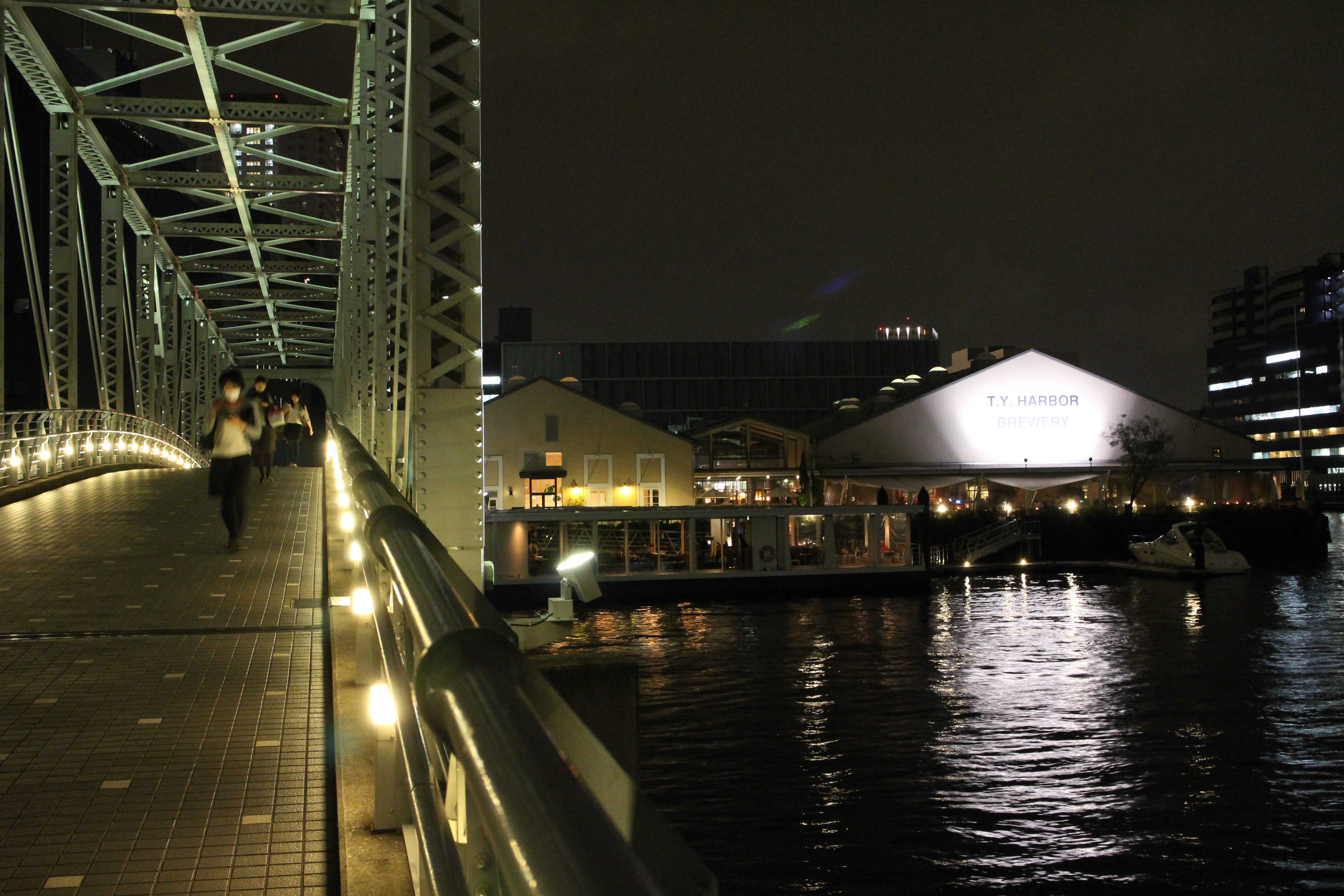 <b>EOS M / EF-M 18-55mm F3.5-5.6 IS STM / 約7.1MB / 5,184×3,456 / 1/5秒 / F8 / -0.3EV / ISO3200 / 24mm</b>